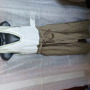 Three Stones Summer dress, NWOT, cream & khaki,  front layered skirt, pockets  M